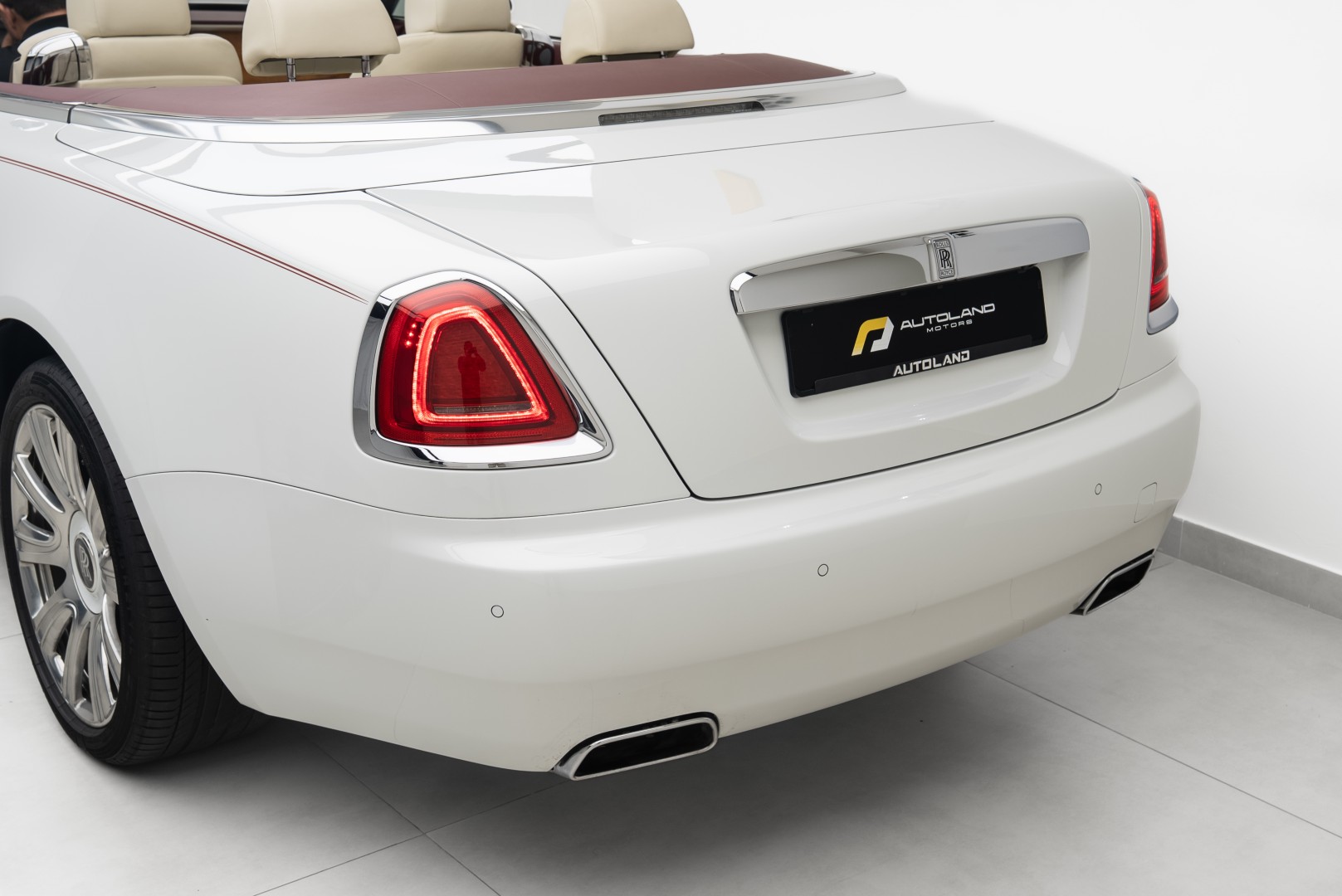 2017 ROLLS ROYCE DAWN GCC SILVER BADGE